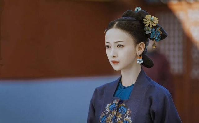 即使有孕也要让她伺候,从奴才升至皇贵妃,乾隆为何宠她20年?