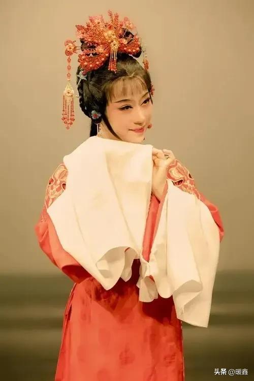 越剧瑰宝陶琪:演技炸裂,多才多艺,她的艺术人生你了解多少?