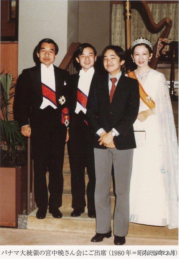 日本德仁天皇童年私密照 美智子皇后是个好妈妈