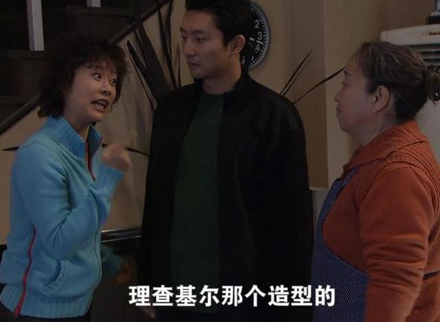 《双面胶》：李亚平跟胡丽鹃的孕期偷欢，藏着她被家暴致死的真相