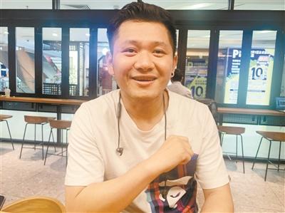 当群众演员11年 演得最多的是“死人”
