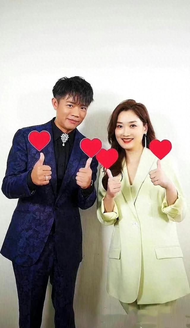凤凰传奇五毛特效MV笑不活了