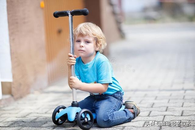 2022年带有“澈”字的男孩名,有着光明磊落,心思纯净的美好寓意