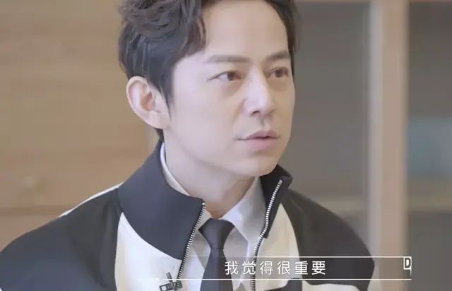 范丞丞私下生活曝光,吃喝玩乐打游戏,粉丝怒其不争劝其考大学