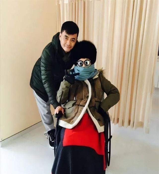 同是王新军儿子,前妻生的和后妻生的一对比,差距太明显了