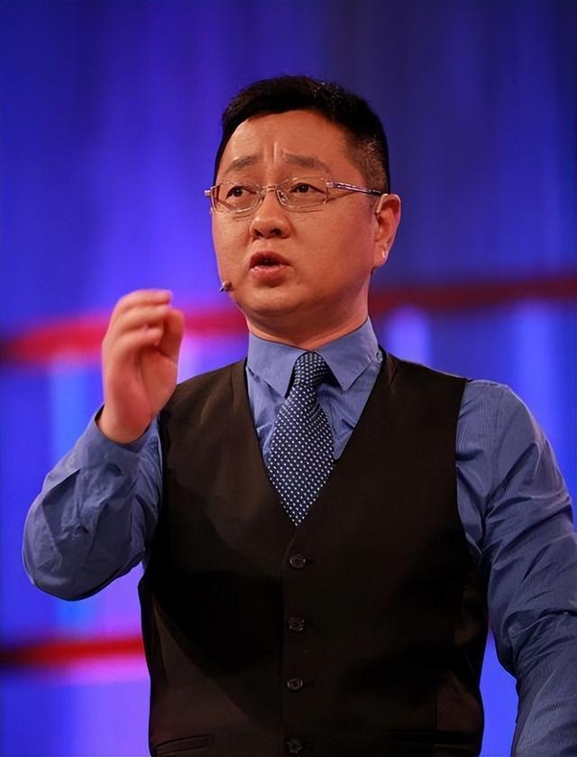 吐槽张绍刚,她绝对是最狠的,她说张绍刚在央视就是一临时工