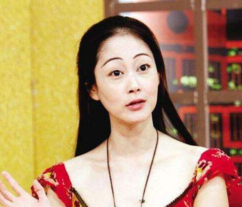 背景强大的于佳卉, 2段婚姻失败,至亲去世,43岁烧炭自杀离世
