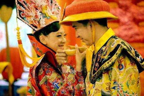 皇帝结婚入洞房与民间有何不同？女官传授共枕眠经验