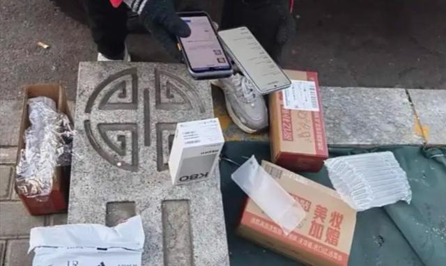 上海开始补贴,超火爆!大批市民却吐槽:操作太离谱,我和快递小哥蹲路边,搞了一小时……