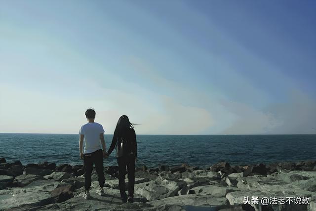 从歌唱家到囚犯！“落马老虎”的情妇罗菲，如何一步步自毁的？