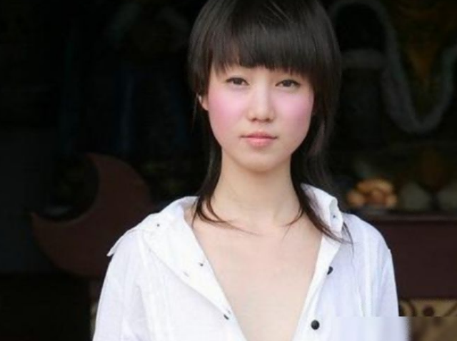 “网红模特”张筱雨，出道一年拍21套人体写真，今38岁仍孤身一人