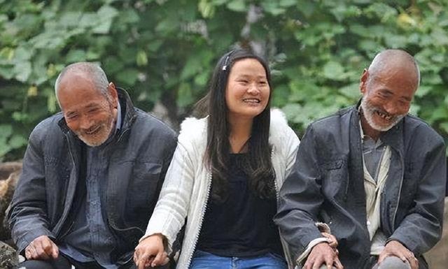 最美女教师葛红花,34年前被一对光棍兄弟收养,为报恩至今未婚