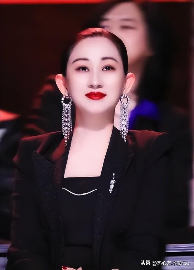 《东北一家人》演员现状：“牛大妈”90岁了，“牛小伟”退居幕后