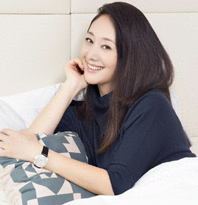 知名演员娟子:凭“令妃”大火,出道多年无绯闻,57岁越活越优雅