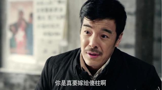 海一天:不靠当领导的父亲,46岁才走红,娶二婚妻子待继子如亲生