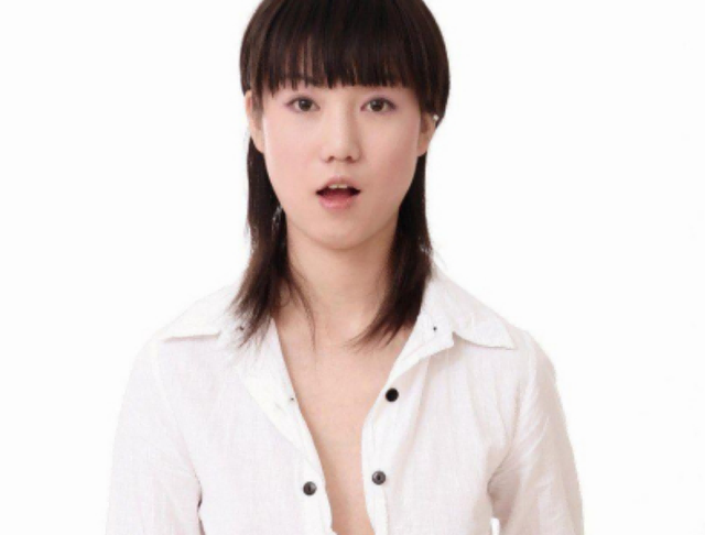 “网红模特”张筱雨，出道一年拍21套人体写真，今38岁仍孤身一人