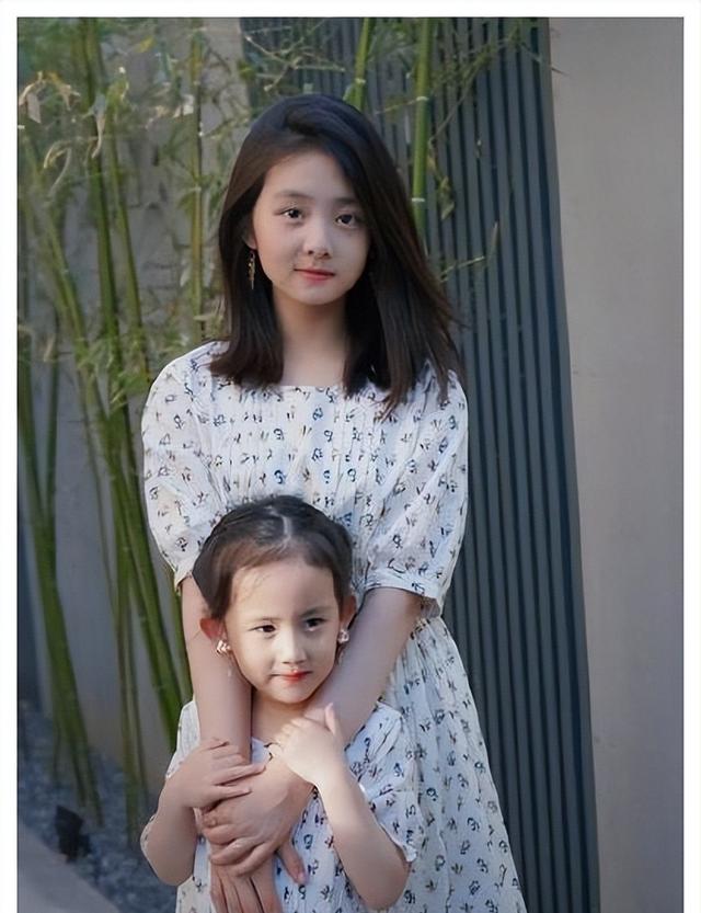 这一次，18岁“熟女”黄多多，撕开黄磊的好爸爸面具，谢娜笑了