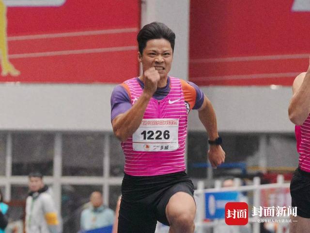 苏炳添2024年的赛季首秀 60米6秒66摘银丨图集
