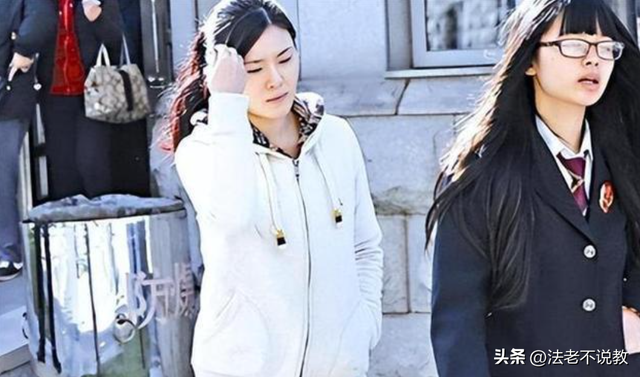 从歌唱家到囚犯！“落马老虎”的情妇罗菲，如何一步步自毁的？