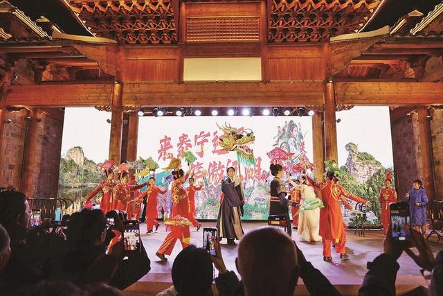泰宁鱼灯舞 古韵焕新生