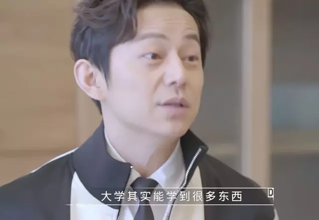范丞丞私下生活曝光,吃喝玩乐打游戏,粉丝怒其不争劝其考大学