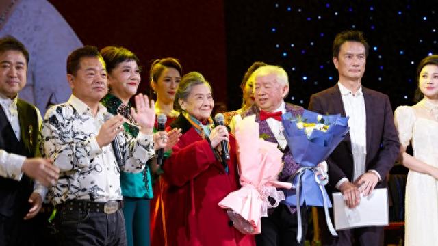 88岁朱逢博再唱《我的祖国》：她的歌声为何令人难忘？