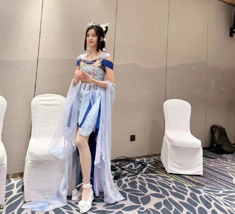 萌探最新一季，捧高踩低、人情世故，在赵丽颖身上体现得淋漓尽致
