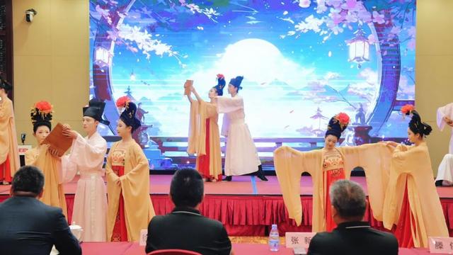 重磅发布:鸠兹古镇正式升级鸠兹夜游演艺小镇,品牌焕新启幕!