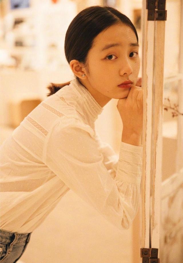这一次，18岁“熟女”黄多多，撕开黄磊的好爸爸面具，谢娜笑了