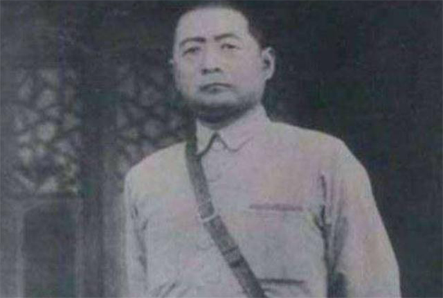 枪决前吉鸿昌叫人搬椅子,他说:我为抗战而生,死也不能倒下