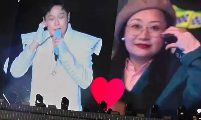 张信哲演唱会:情歌王子的浪漫宠粉之夜,比心瞬间融化万千心海