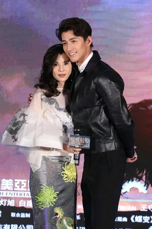 《忘年恋》李若彤贺刚演绎相差16岁夫妻，真挚情感跨越岁月鸿沟