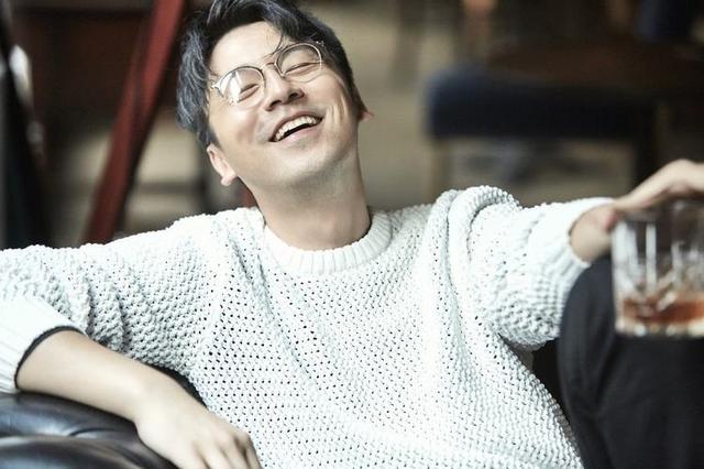 雷佳音头围61，王俊凯腰围63，中老年人想当爱豆的梦就此破碎