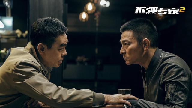《拆弹专家2》:别为潘乘风叫冤,他本就是警队的“定时炸弹”