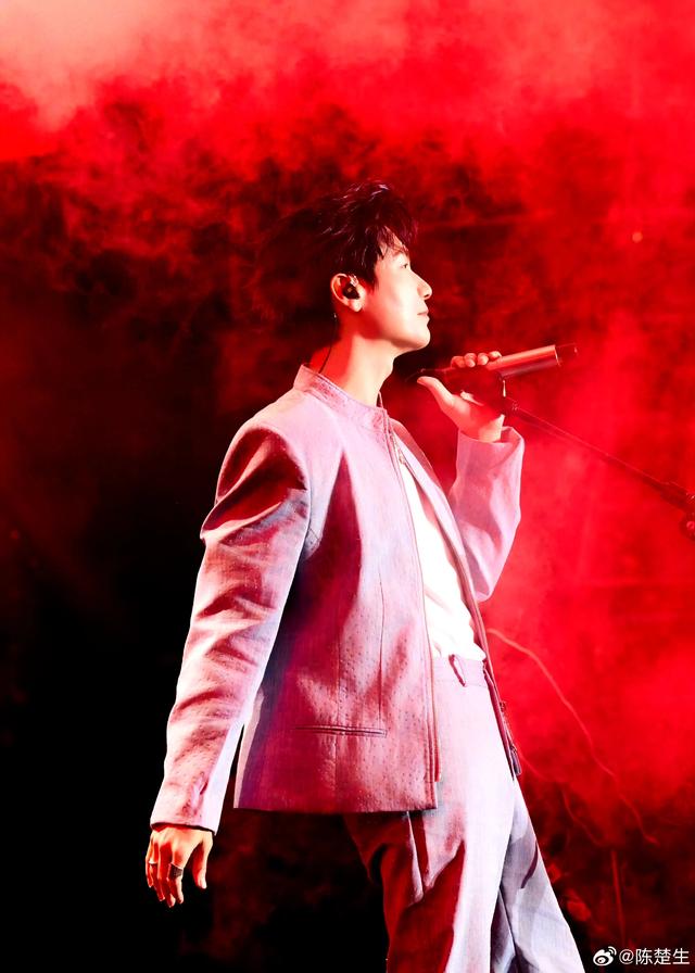 0713都跟随陈楚生开启巡演模式 生哥的演唱会时间也已定！