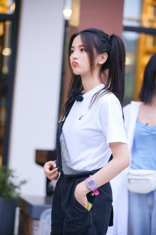 杨超越白丝写真