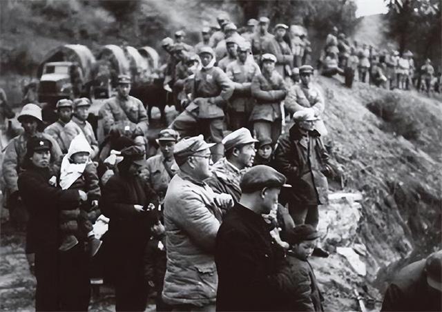 1986年刘伯承病逝，邓小平看到治丧委员会名单后，顿时脸色大变