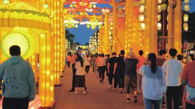 重磅发布:鸠兹古镇正式升级鸠兹夜游演艺小镇,品牌焕新启幕!
