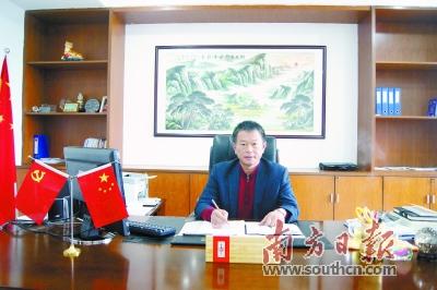 谢大海30载执教三挑重担