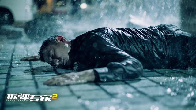 《拆弹专家2》:别为潘乘风叫冤,他本就是警队的“定时炸弹”