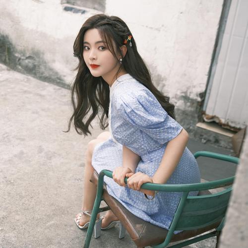 杨超越白丝写真