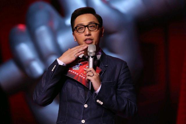 华少缺席2022《好声音》,新晋主持人为什么是沈涛而不是伊一