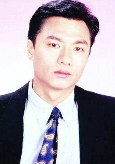 他被称为“香港第一美男”,曾拒绝林青霞表白,如今被妻子抛弃