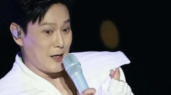 张信哲演唱会:情歌王子的浪漫宠粉之夜,比心瞬间融化万千心海