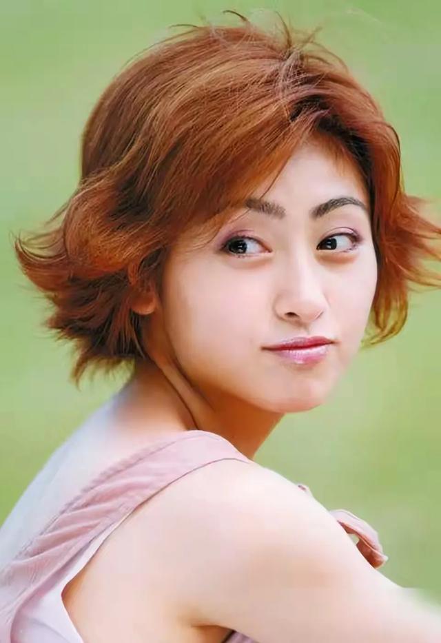 揭秘!娱乐圈女星雅琪与张铁林的隐秘情史,她如何重获新生?