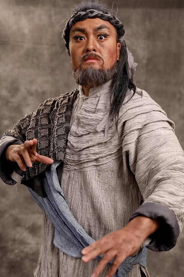 《檀香刑》:残酷的刑罚背后是人性的撕裂,是对人性的体恤反思