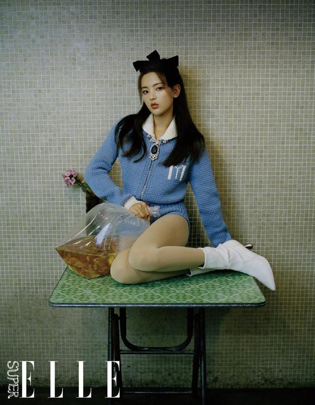 杨超越白丝写真