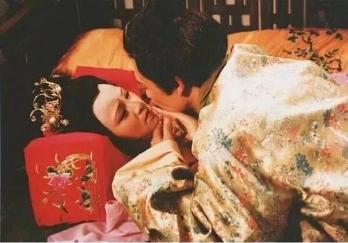 霸占儿媳、当众羞辱,贾珍如此作践儿子为哪般?答案在家奴的话里