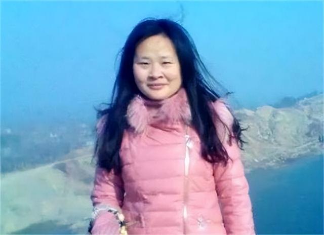 最美女教师葛红花,34年前被一对光棍兄弟收养,为报恩至今未婚