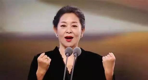 61岁倪萍私生活曝光,她人前人后两副面孔,竟骗了观众整整30年